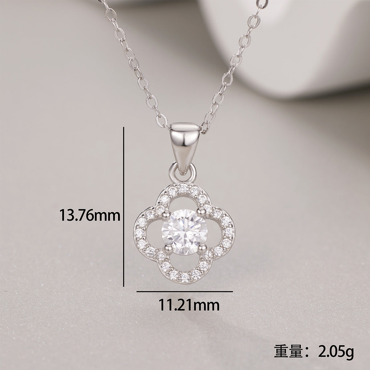 Damen elegante Halskette mit floralem Anhänger und funkelnden Zirkonia Shop Nory