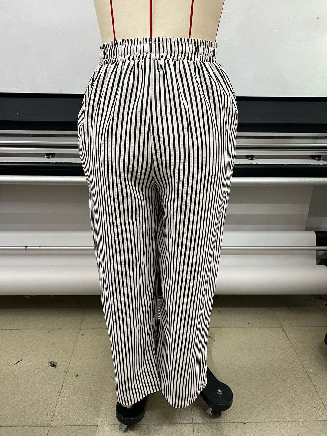 Damen Weite Highwaist-Hose mit Tunnelzug Streifen-Leinenoptik und Eingrifftaschen Shop Nory