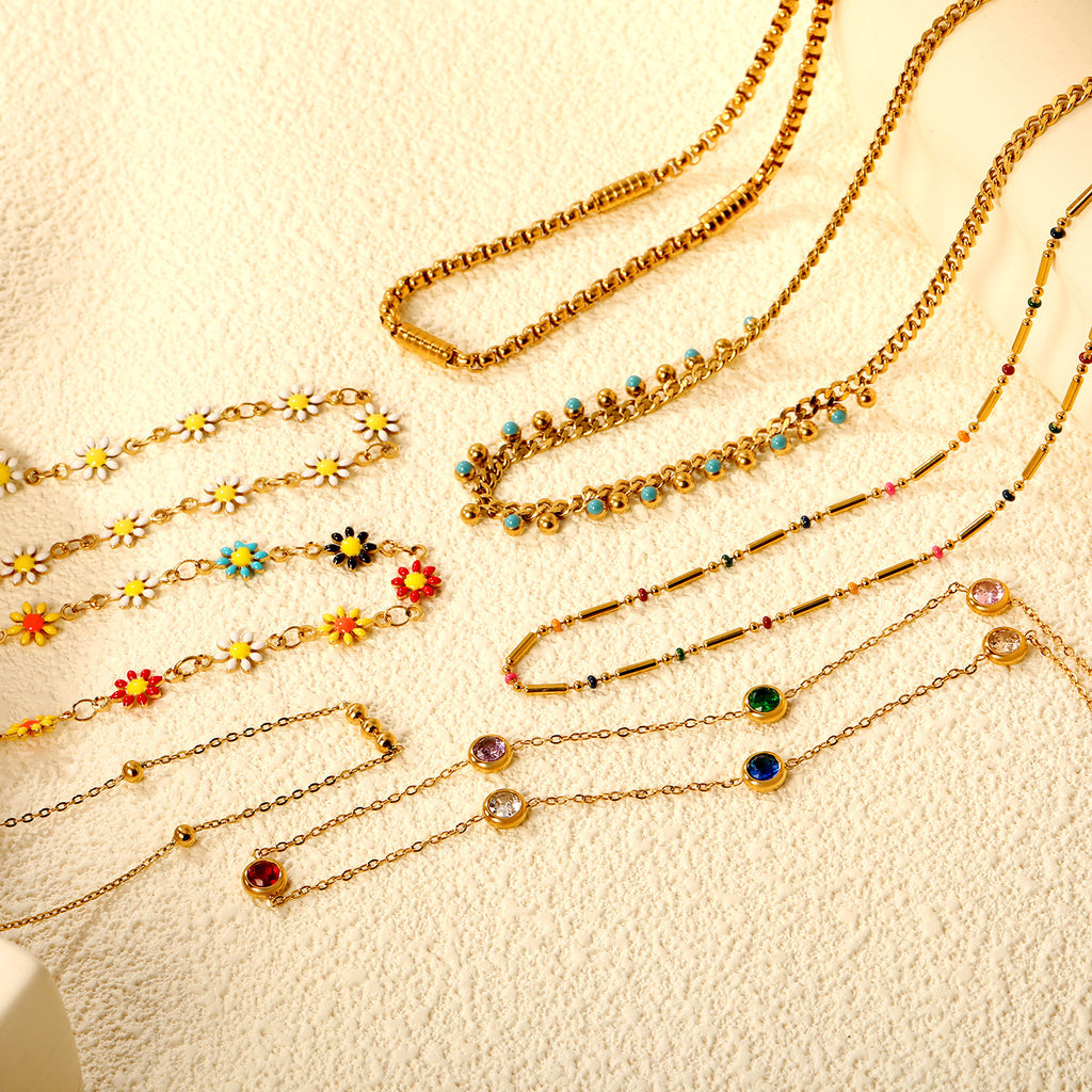 Damen elegante Halskette mit goldplattiertem Design und feinen Perlenakzenten Shop Nory
