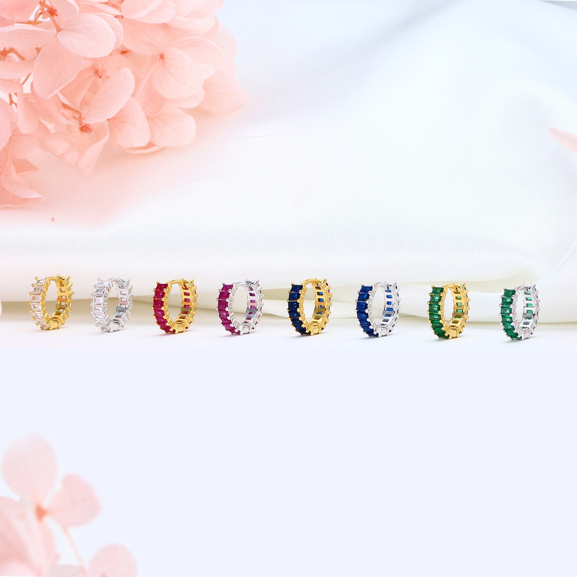 Damen Creolen mit tiefblauen Zirkonsteinen und luxuriösem Goldfinish Shop Nory