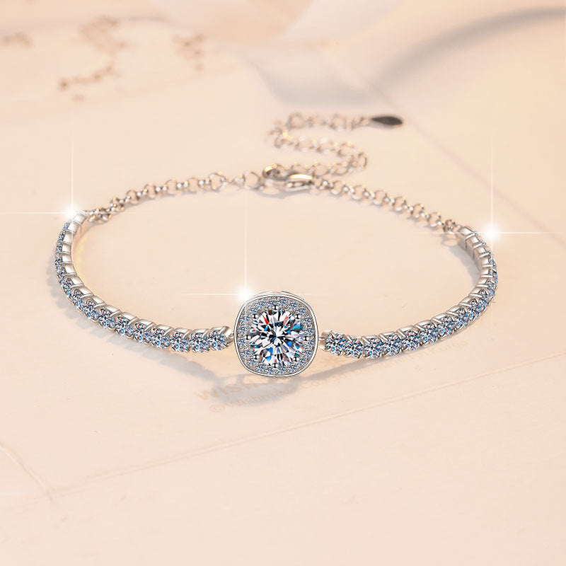Damenarmband mit funkelndem Hauptstein und feiner Zirkonia-Verzierung Shop Nory