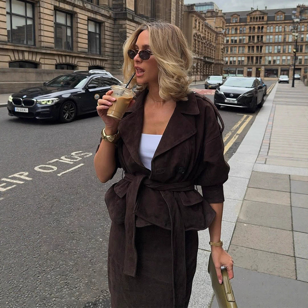 Damen Velours‑Suede Trenchcoat mit Taillengürtel und Peplum‑Silhouette Shop Nory