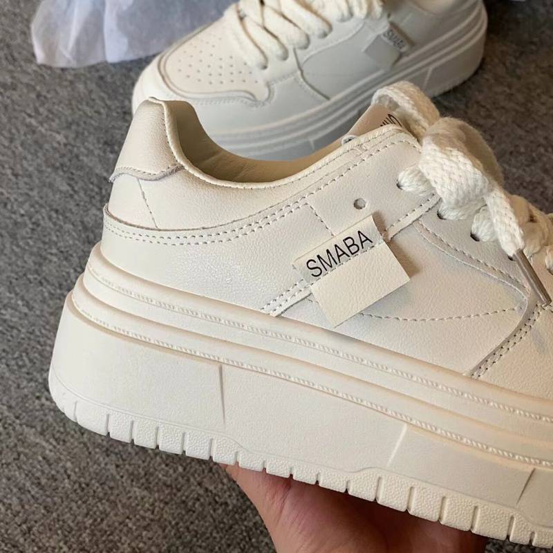 Damen Plattform-Sneaker mit dämpfender Laufsohle und eleganter Schnürung