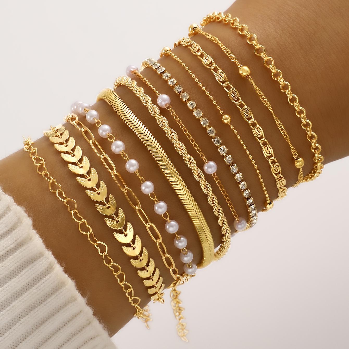 Damen Armband-Set mit funkelnden Kristallen und eleganten Kettendesigns Shop Nory