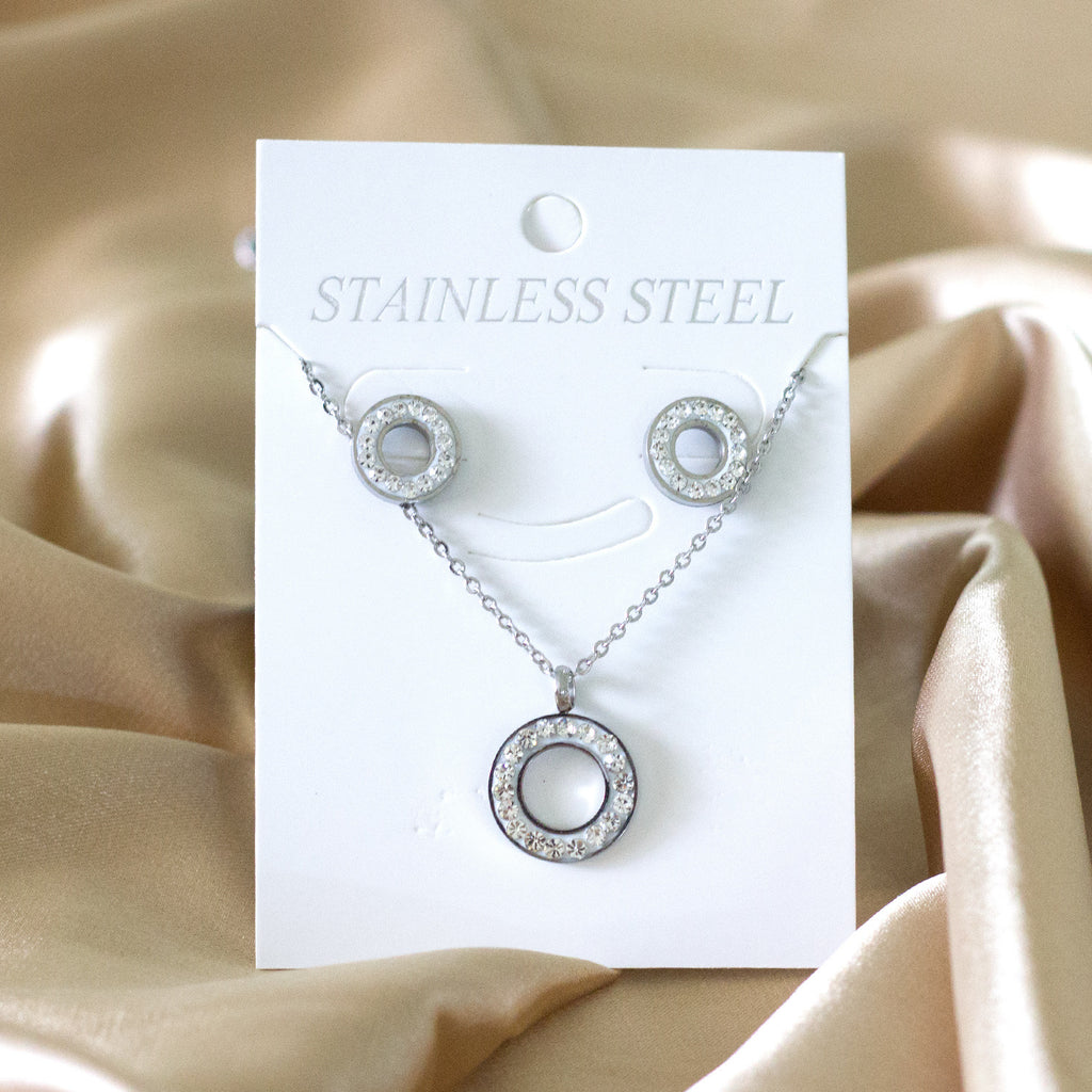Damen Schmuckset mit funkelndem Zirkonia-Anhänger und eleganten Ohrsteckern Shop Nory