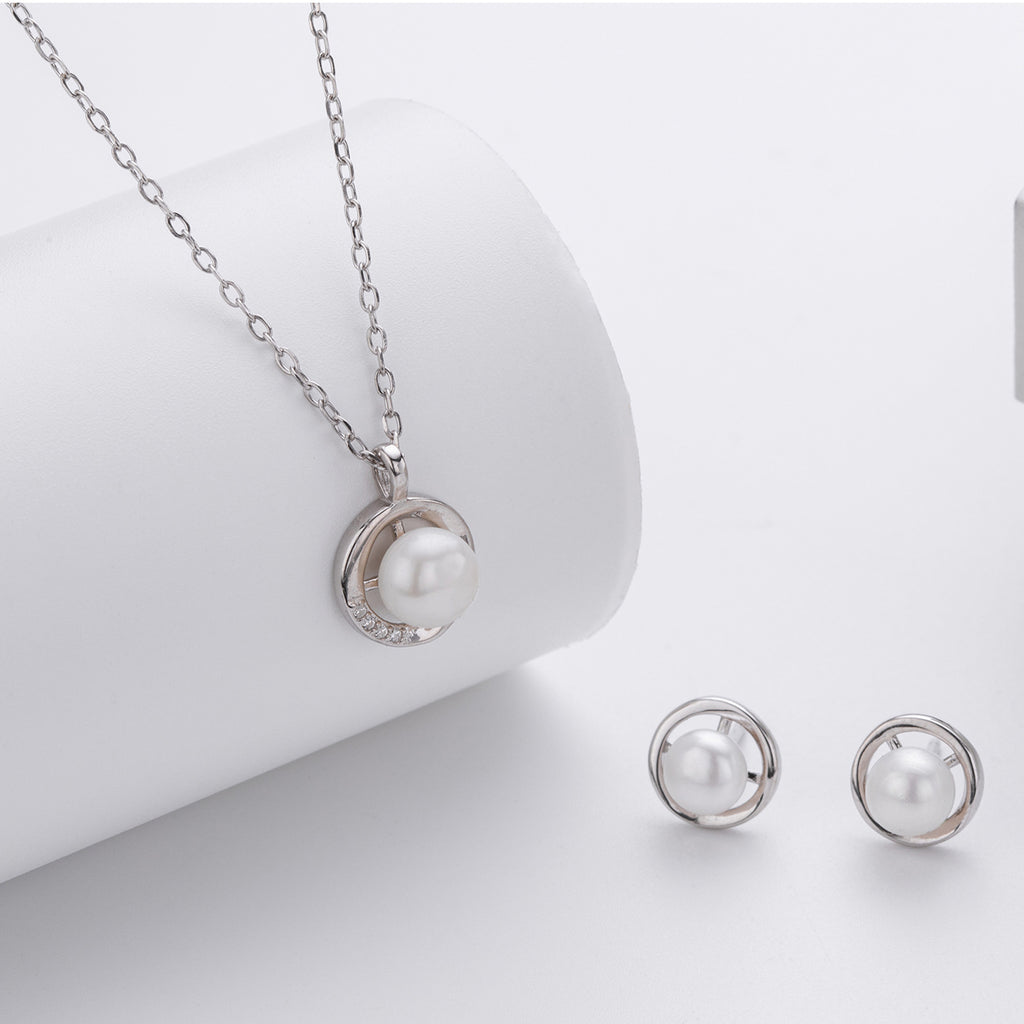 Damen Ohrstecker aus 925 Sterling Silber mit elegantem Perlendesign Shop Nory