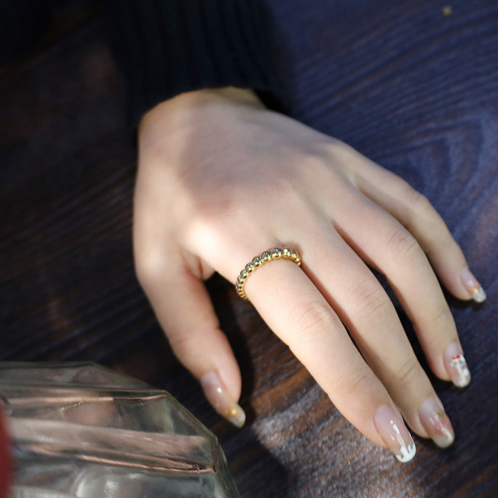 Damen zierlicher Ring mit strukturierten Kugel-Elementen Shop Nory