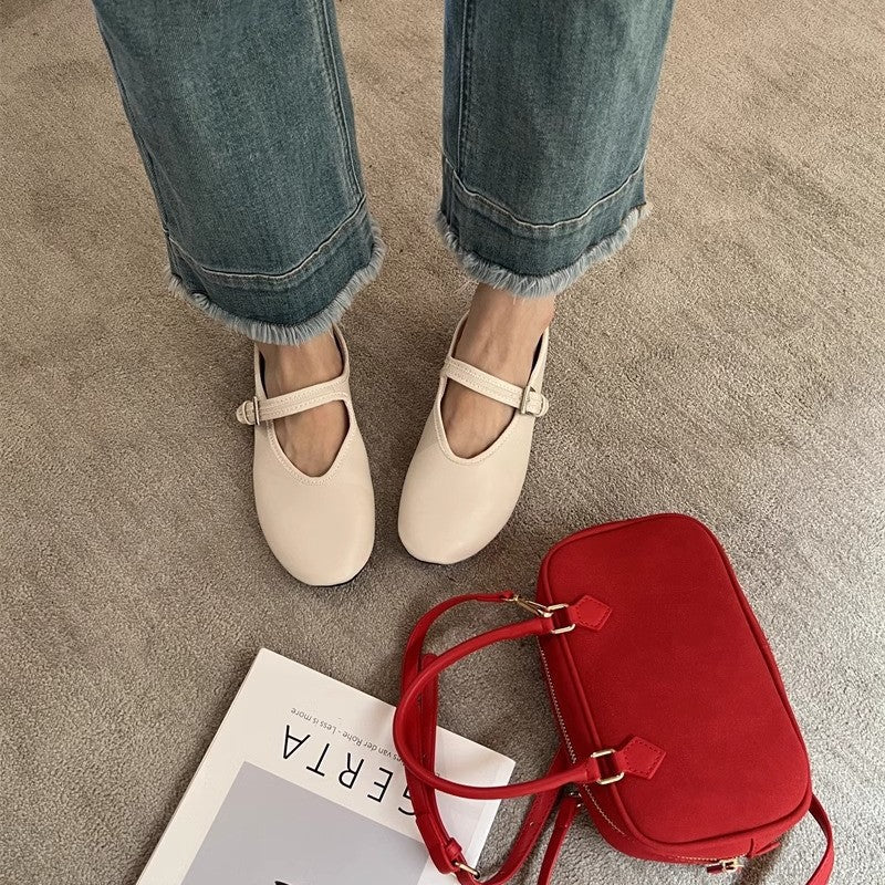 Damen modische Mary Janes mit verstellbarem Riemen und glänzender Oberfläche