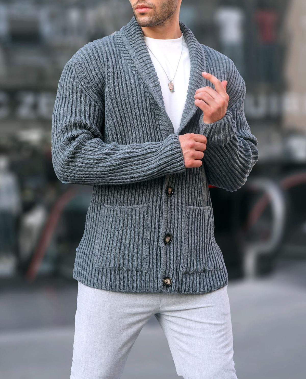 Herren Strickjacke mit tiefem Ausschnitt und knöpfen