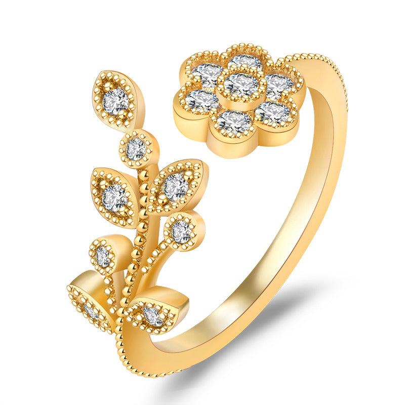Damenring mit floralem Design und funkelnden Zirkonia Shop Nory