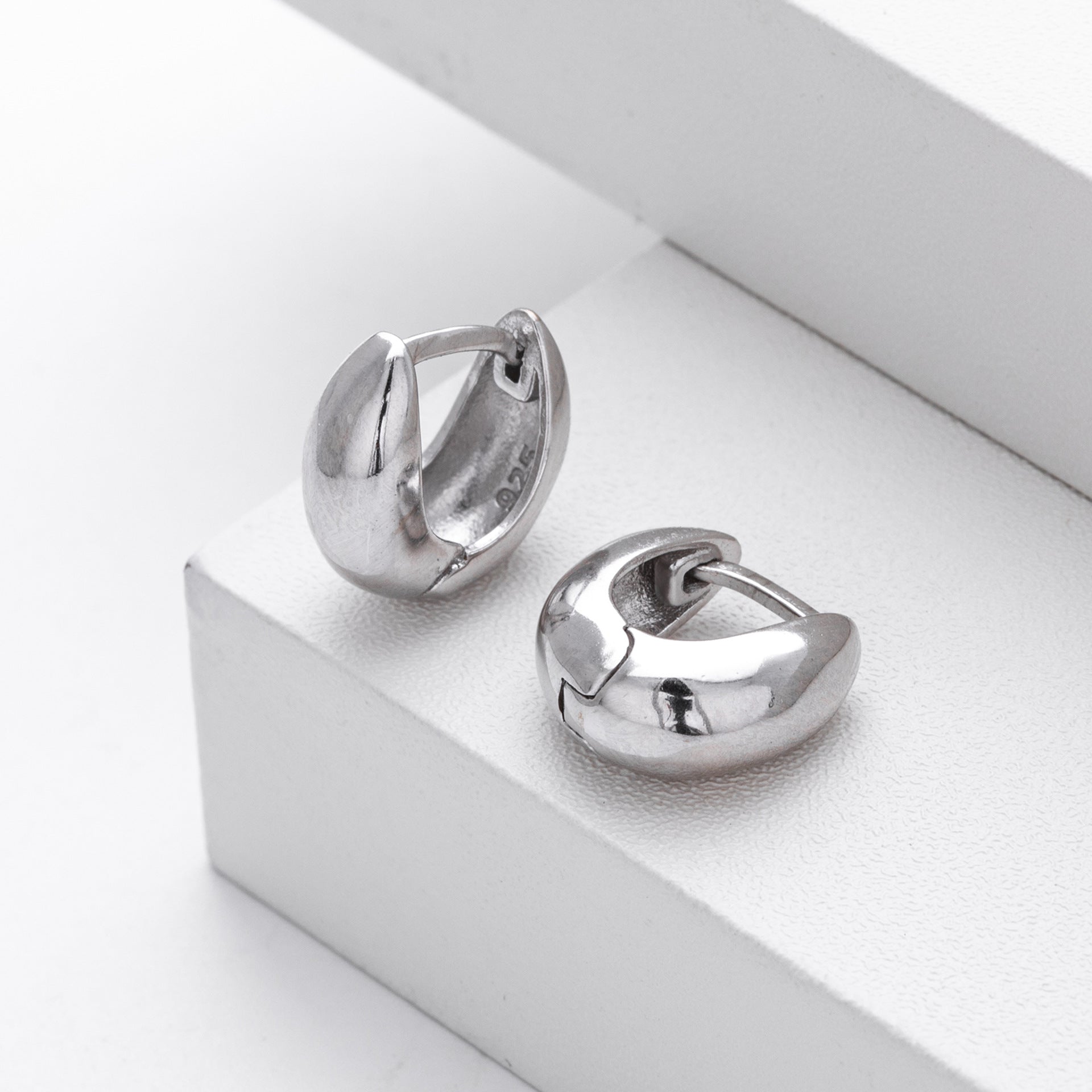 Damen Ohrhänger mit modernem Tropfenmotiv aus 925 Sterling Silber Shop Nory