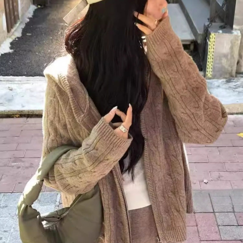 Damen Zopfstrick-Cardigan mit durchgehendem Reißverschluss und taillierter Passform Shop Nory