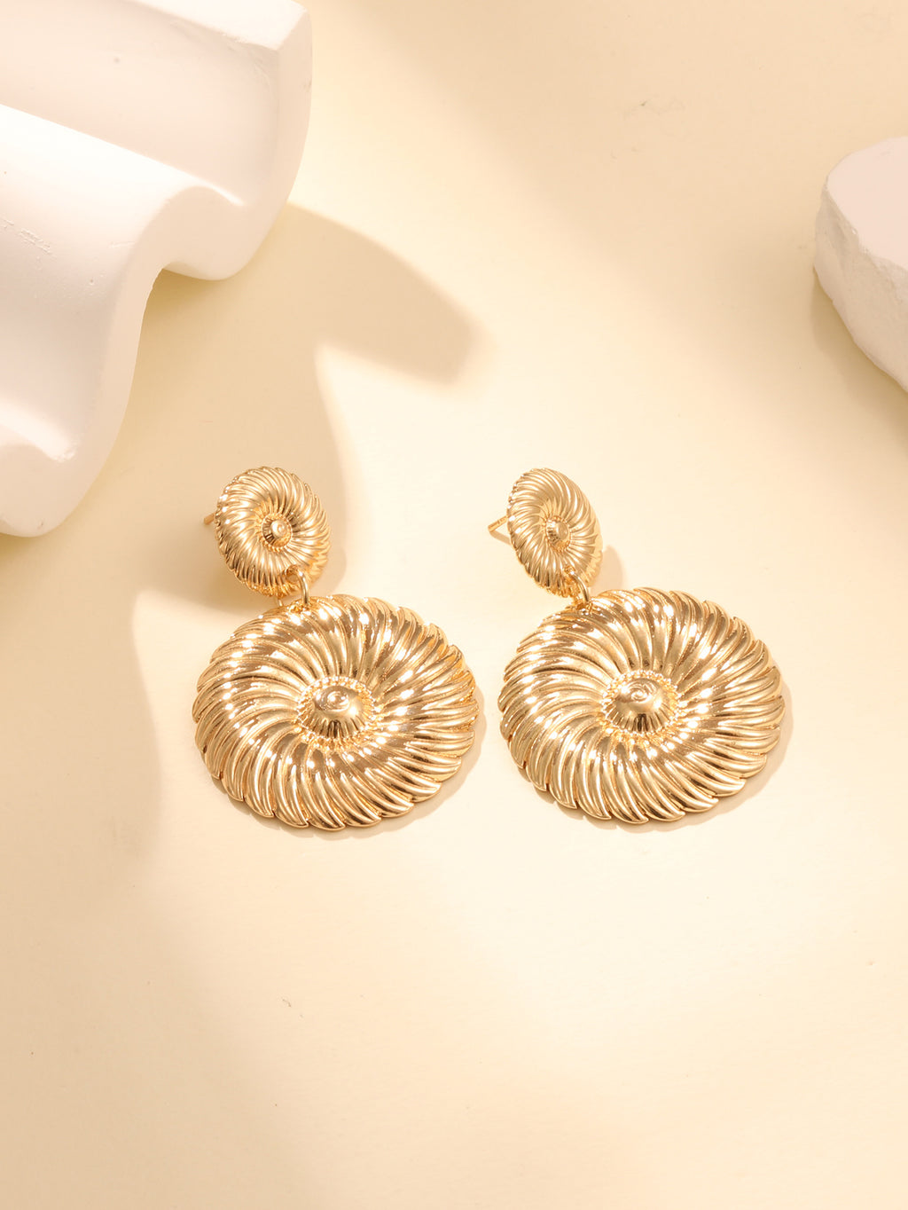 Damen Ohrringe mit elegantem Tropfen-Design Shop Nory