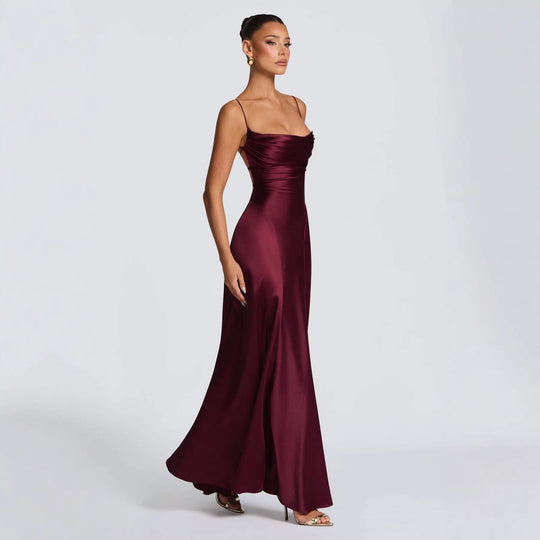 Damen Elegantes Maxikleid mit raffinierten Spaghetti-Trägern und fließendem Satin