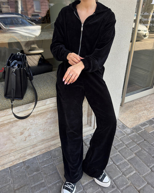 Damen cropped Kapuzen-Zipjacke mit gerafftem Elastiksaum und hochtaillierter Relax-Hose aus softem Sweat Shop Nory