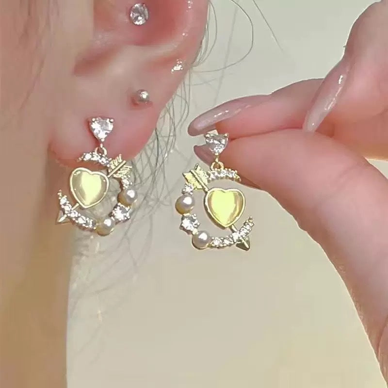 Damen Ohrstecker mit liebevollem Herzdesign und funkelnden Akzenten Shop Nory