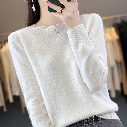 Damen Luxuriöser Feinstrick-Rundhalspullover mit softem Fluffy‑Finish und schmaler Bündchenform Shop Nory