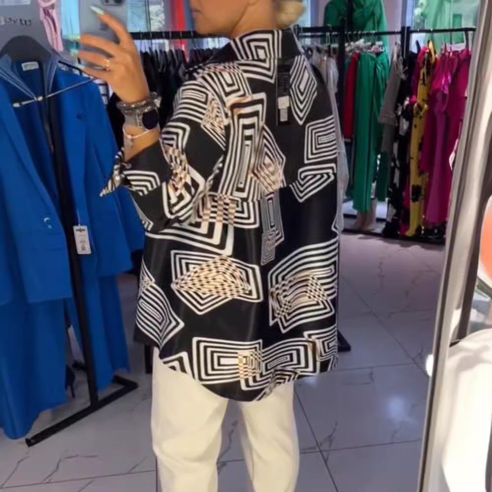 Damen Tunika mit modernem geometrischem Muster und elegantem Schnitt