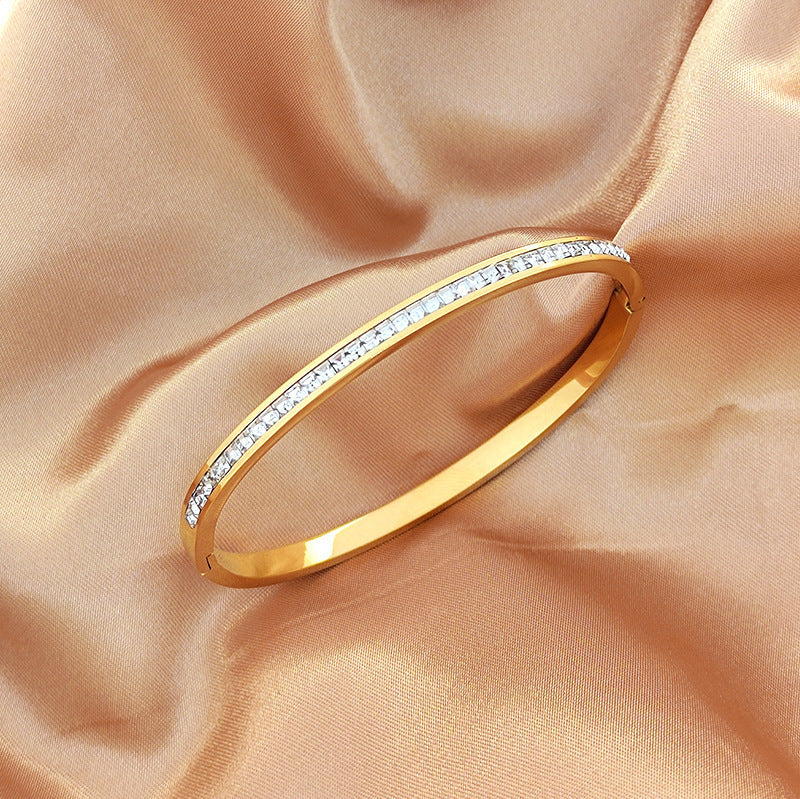 Damen Glänzendes Armreif mit funkelnden Zirkonia Shop Nory