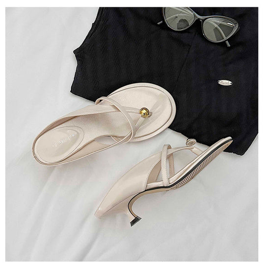 Damen Elegante Mule‑Sandalette mit Zehenring, filigranen Riemchen und sculpted Kitten‑Absatz Shop Nory
