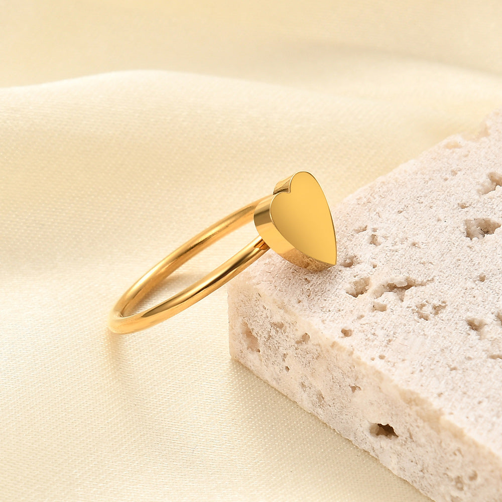 Damen Ring mit herzförmigem Design und modernem, minimalistischen Stil Shop Nory