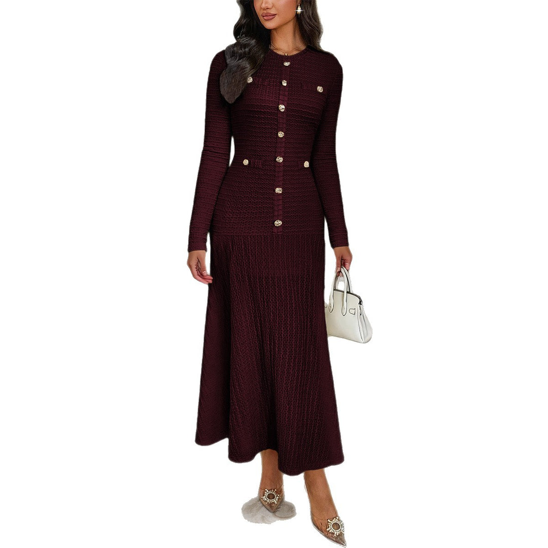 Damen nan tailliertes Maxi-Strickkleid mit durchgehender Knopfleiste und dekorativen Zierknöpfen Shop Nory