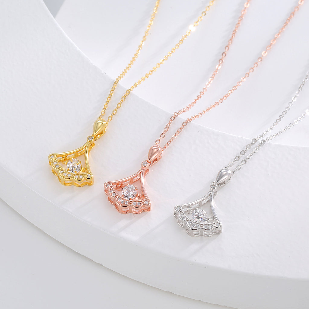 Damen Halskette mit kunstvollem Anhänger und funkelnden Swarovski-Kristallen Shop Nory
