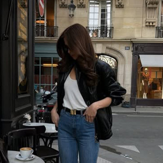 Damen Gerade geschnittene Jeans mit hoher Taille, rohem Saum und leichtem Bootcut Shop Nory