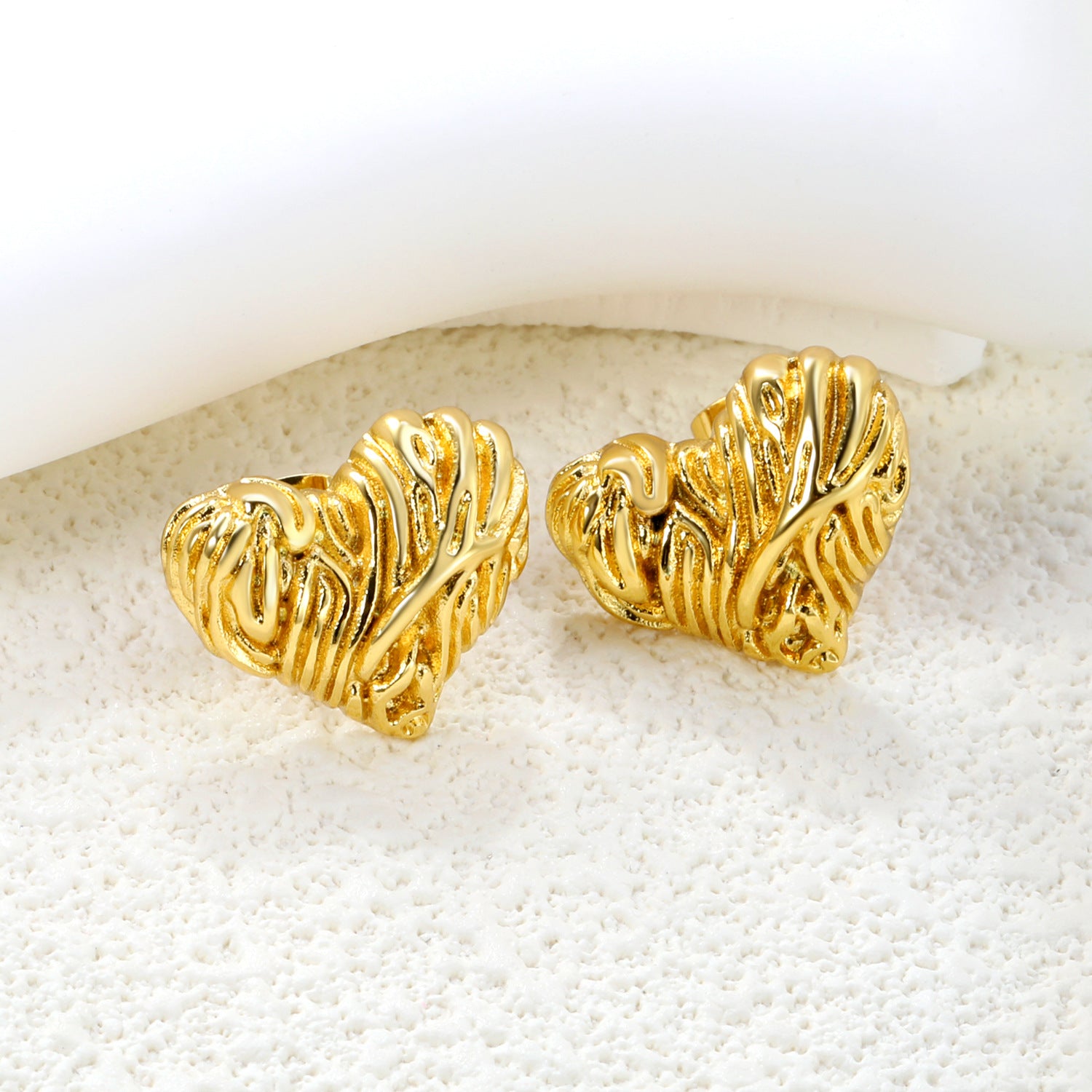 Damen Ohrstecker im Herzen-Design aus hochwertigem Edelstahl Shop Nory
