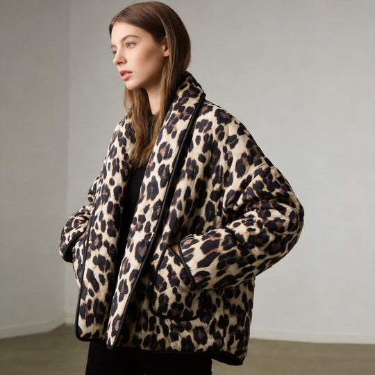 Damen Oversize gesteppte Pufferjacke mit Leopardenmuster und breitem Schalkragen Shop Nory