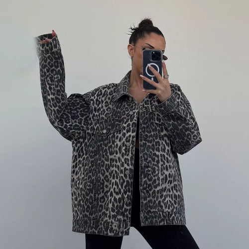 Damen Oversize-Jeansjacke mit Leopardenprint und aufgesetzten Brusttaschen Shop Nory