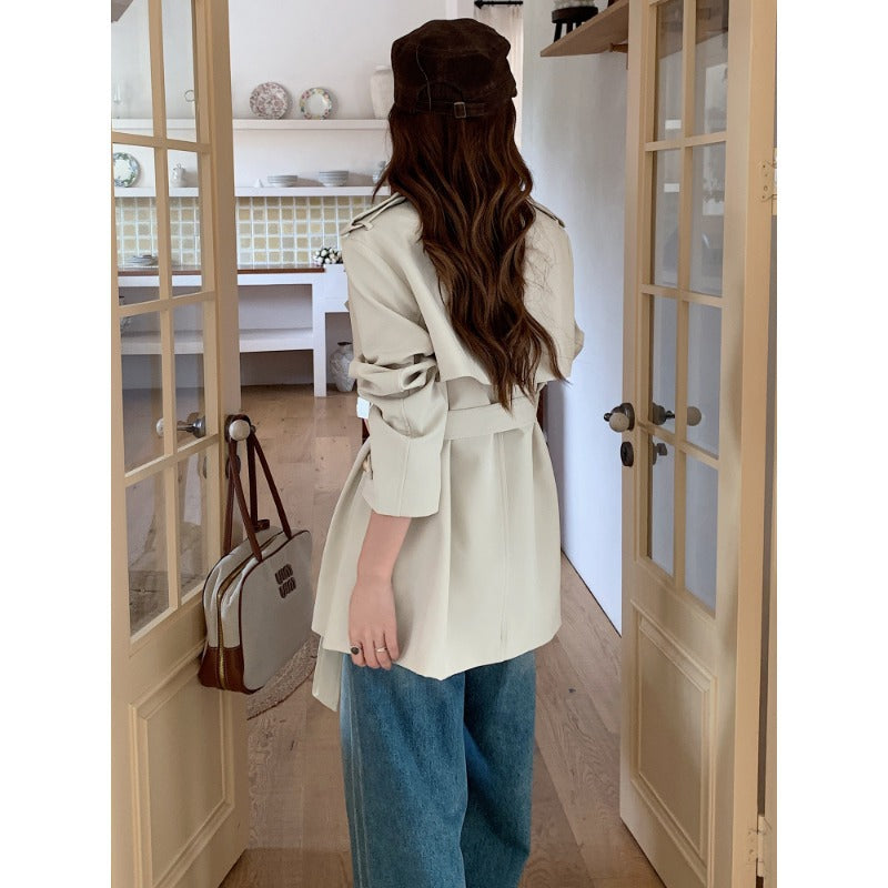 Damen Kurzer Bindegürtel-Trench mit A-Linien-Schnitt und überschnittenen Schultern Shop Nory