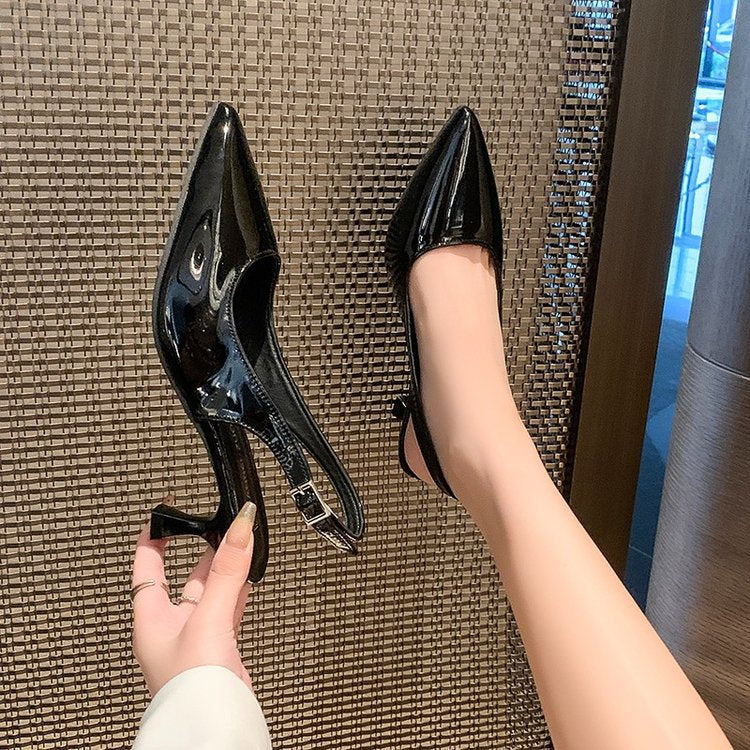 Damen Slingback-Pumps mit spitzer Kappe und glänzender Oberfläche Shopnory