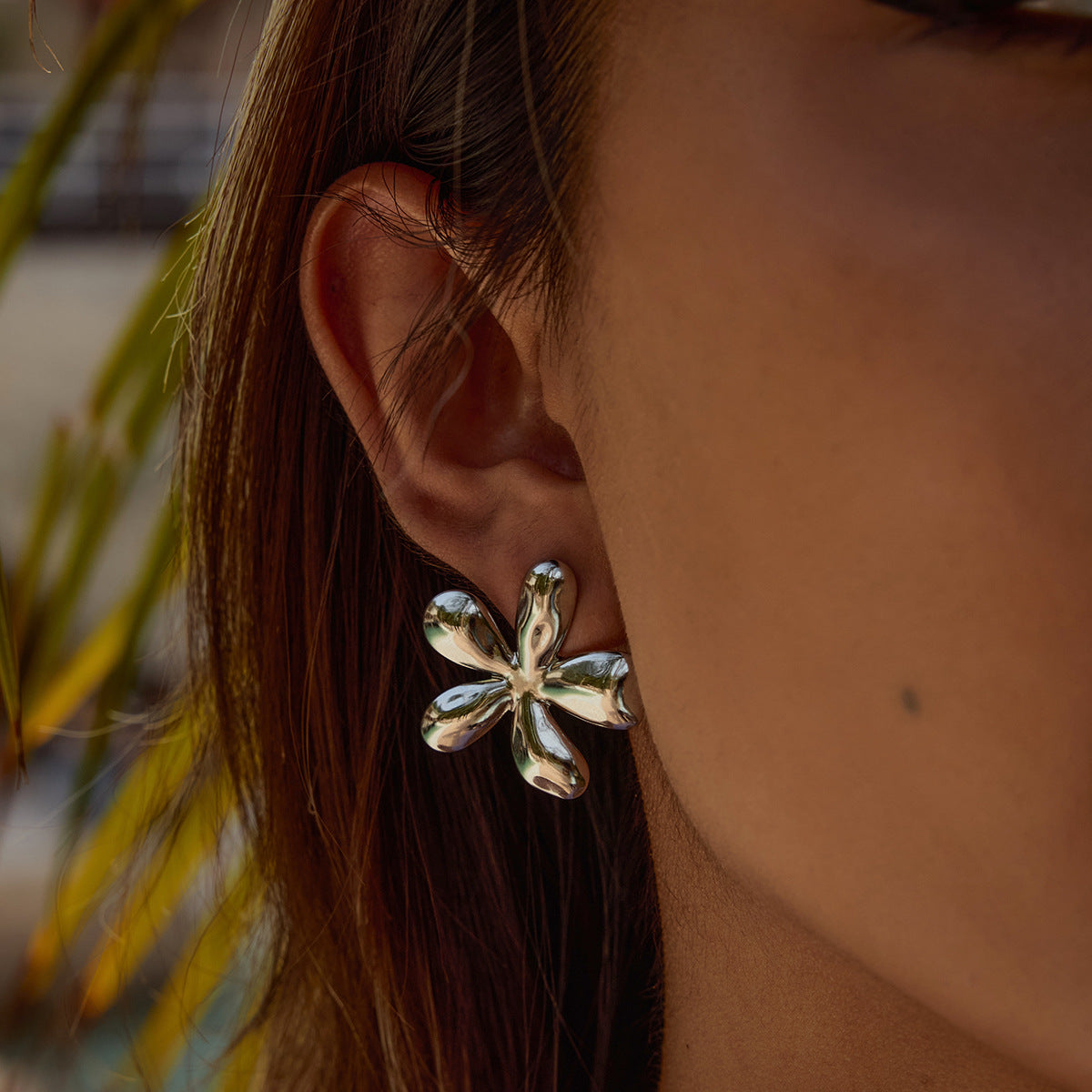Damen Ohrhänger in elegantem Blumen-Design aus hypoallergenem Edelstahl Shop Nory