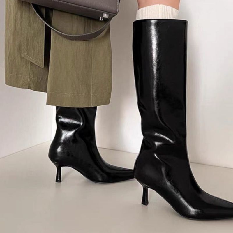 Damen Kniehohe Lackstiefel mit spitzer Zehenform und schlankem Kitten-Absatz Shop Nory