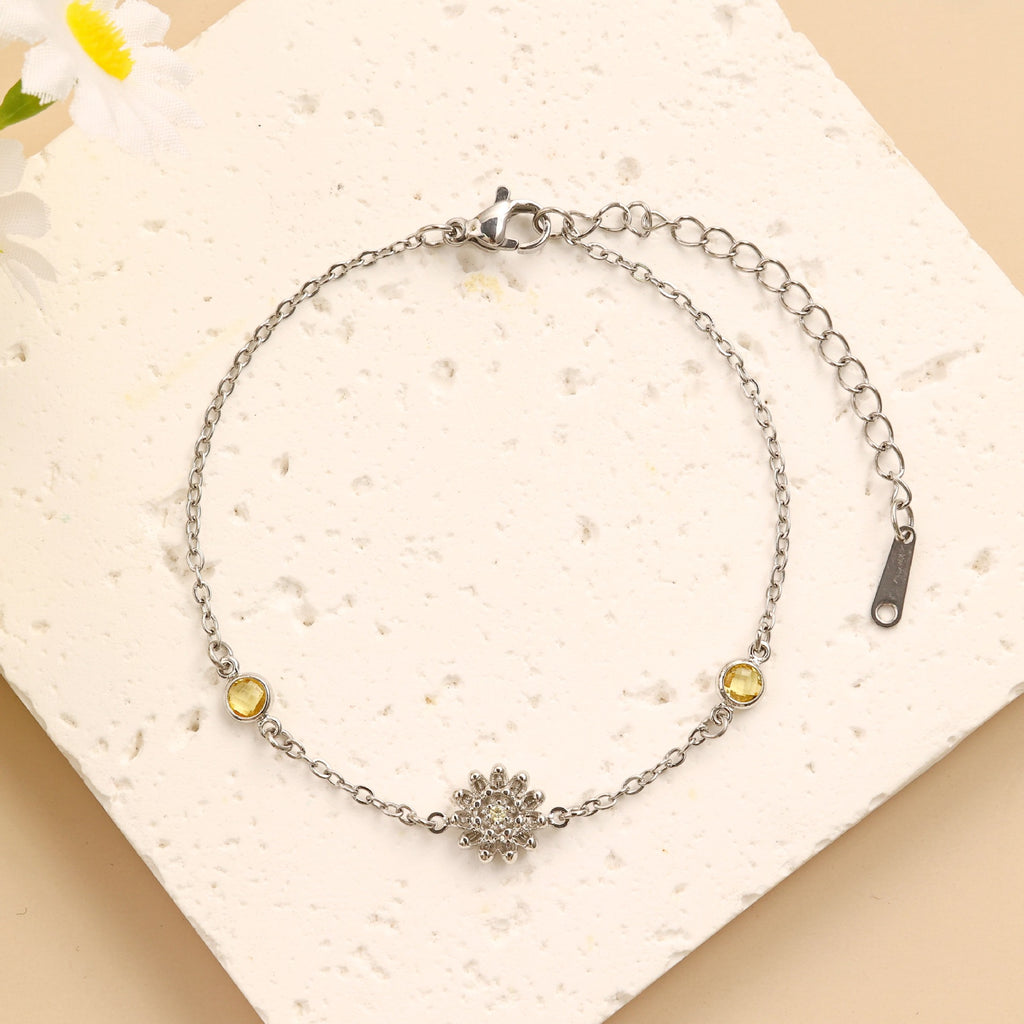 Damen filigranes Armband mit floralem Design Shop Nory