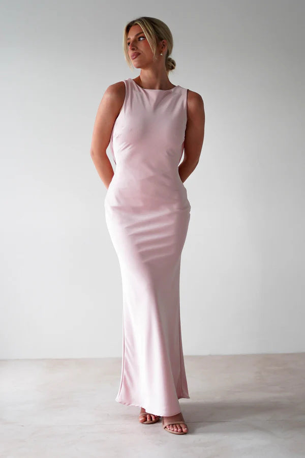 Damen Maxikleid mit elegantem Schnitt und fließendem Stoff