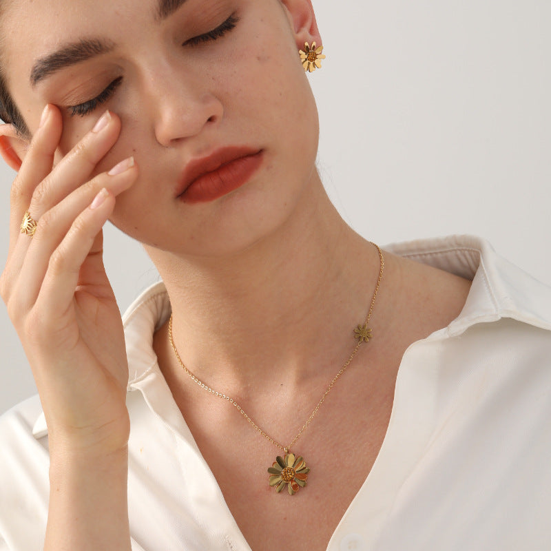 Damen Schmuckset mit floralem Design und funkelnden Zirkonia Shop Nory