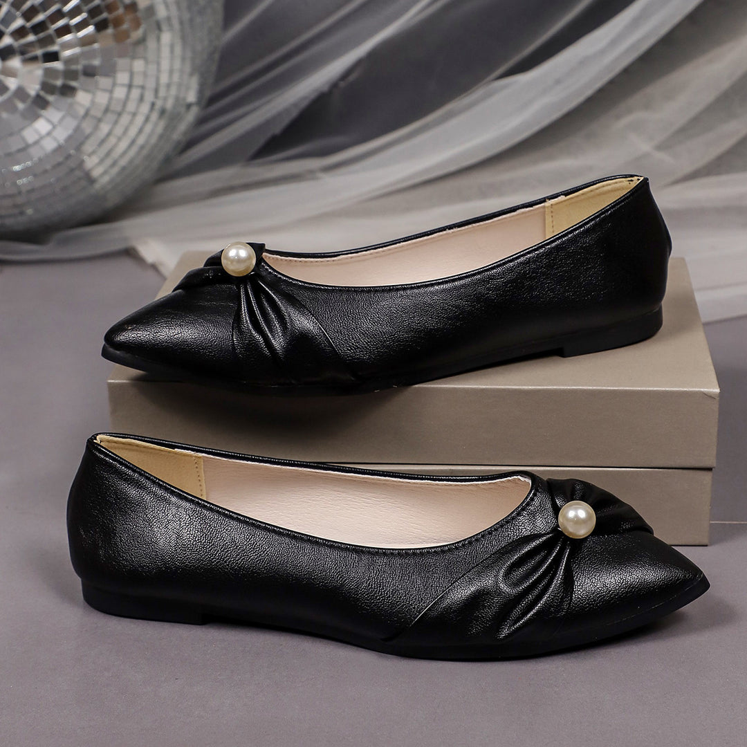 Damen Spitz zulaufende Ballerina-Slipper mit Perlen-Detail und gerafftem Vorderblatt Shop Nory