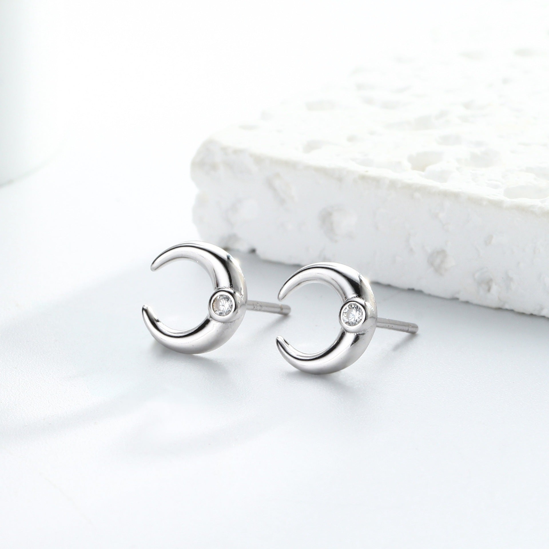 Damen Ohrstecker mit modernem Spikes-Design Shop Nory