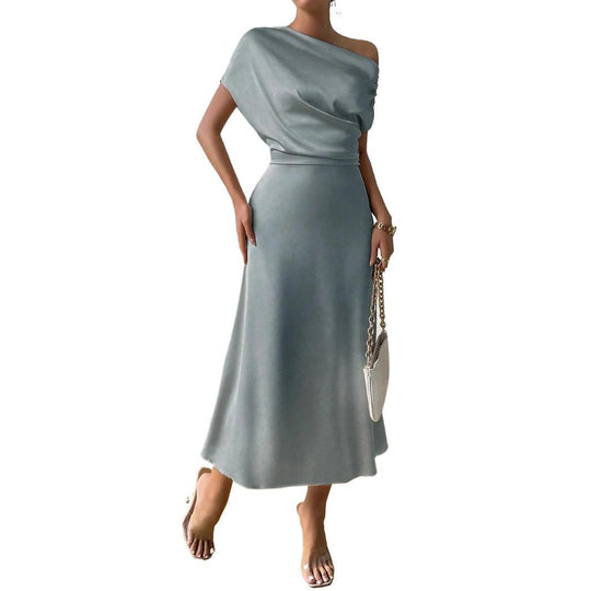 Damen Elegantes und fließendes Abendkleid mit asymmetrischem Schnitt