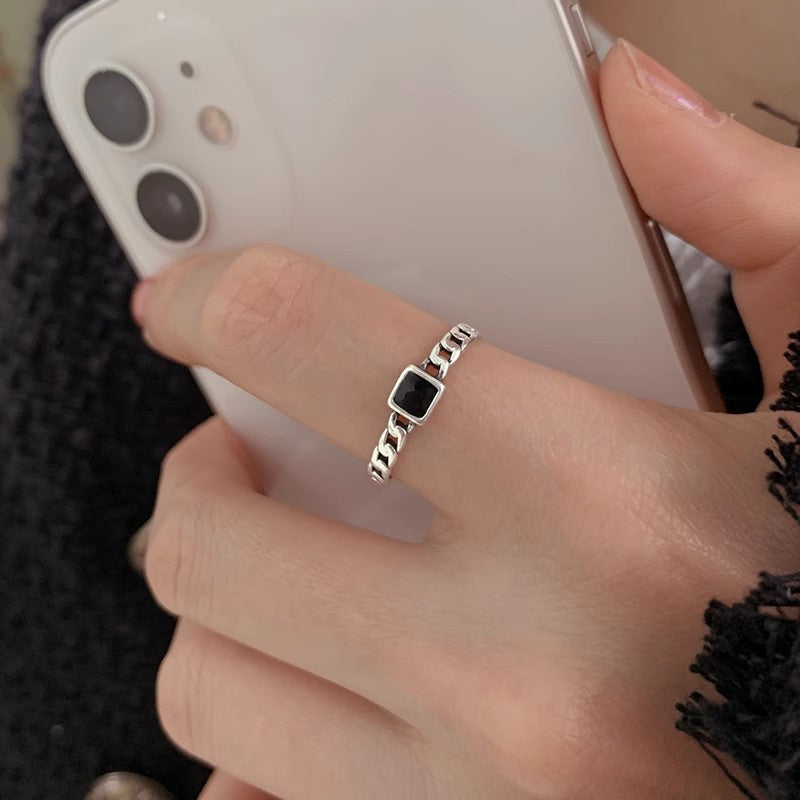Damen zierlicher Silberring mit quadratischem Onyx-Element Shop Nory