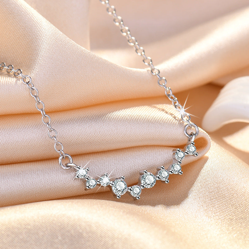 Damen Halskette mit funkelndem Zirkonia-Akzent und eleganter Verarbeitung Shop Nory