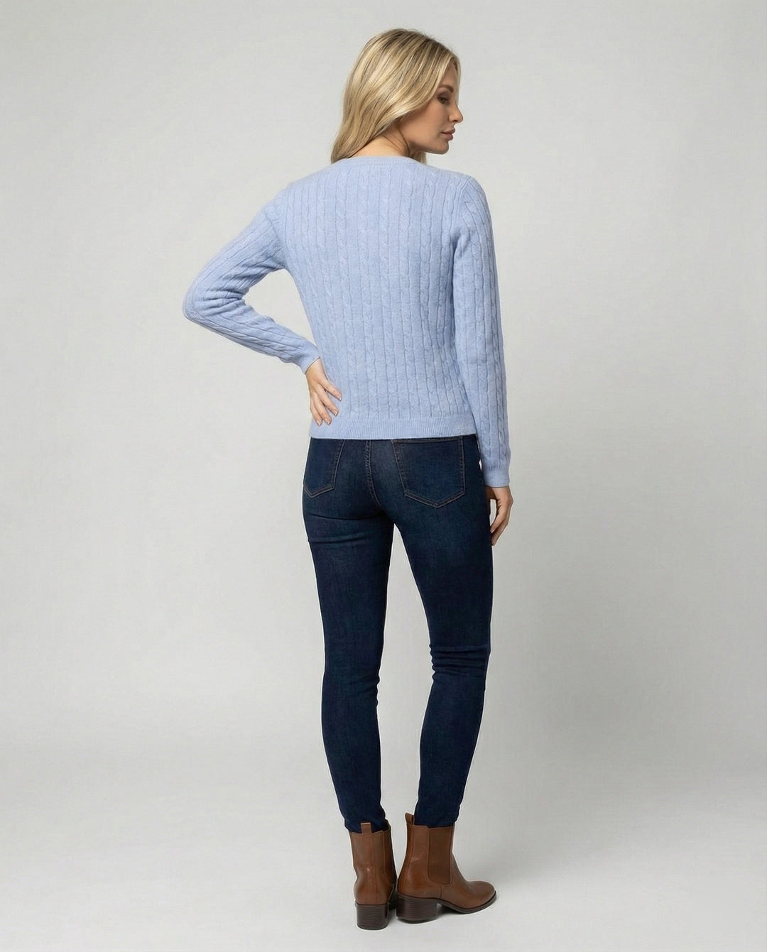 Damen kurzes Zopfmuster-Cardigan mit Rundhalsausschnitt und minimalistischer Knopfleiste