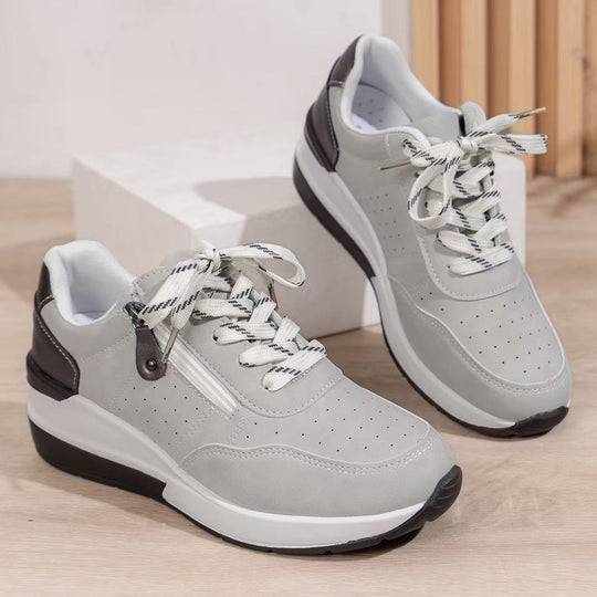 Damen Keilabsatz-Sneaker mit seitlichem Reißverschluss und perforiertem Obermaterial Shop Nory