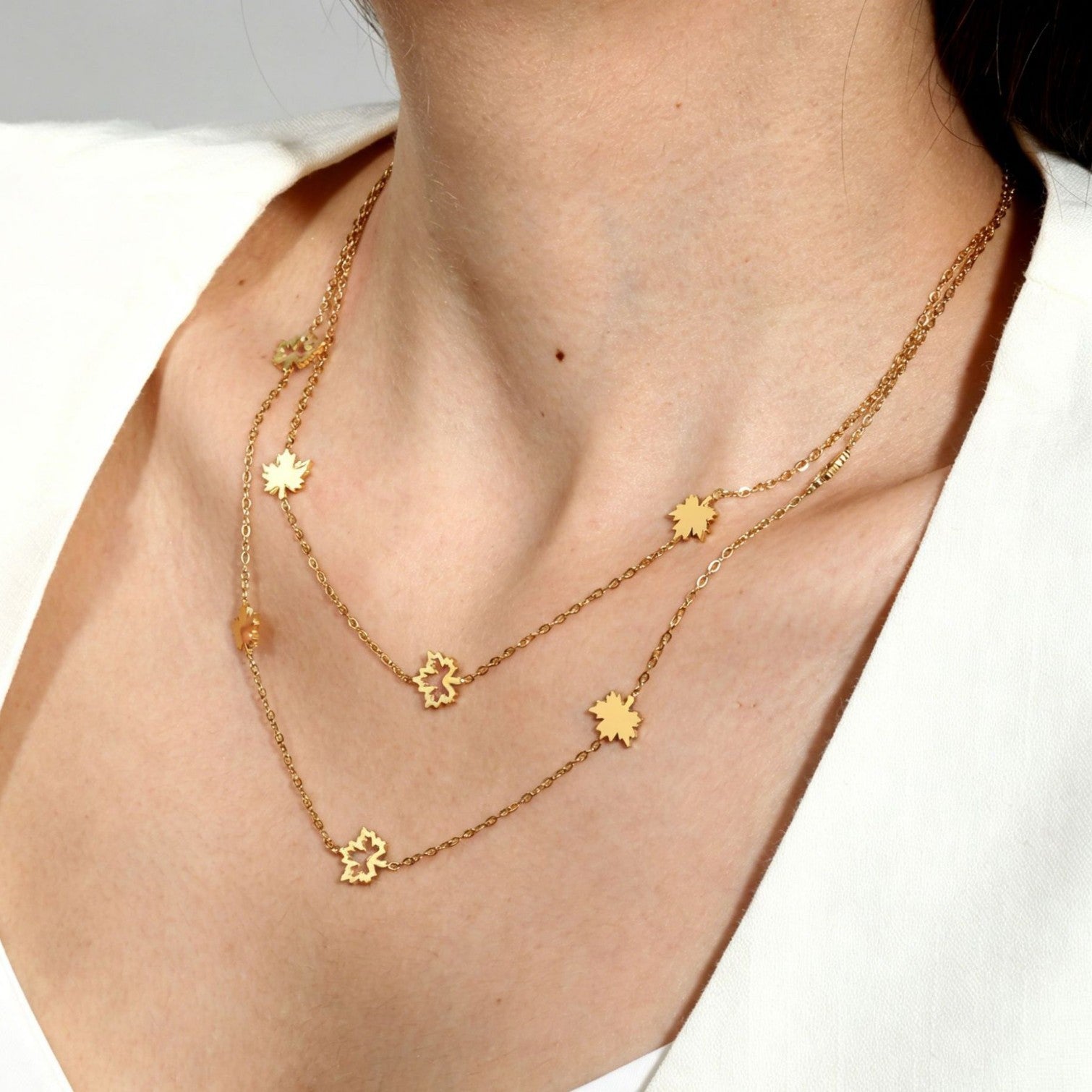 Damen Halskette mit stilvollen Ahornblatt-Anhängern und verstellbarem Verschluss Shop Nory