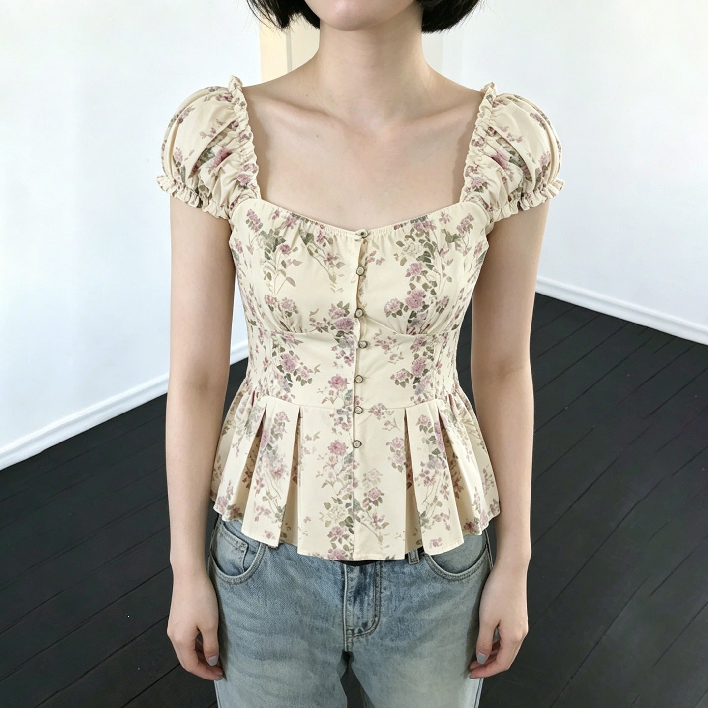 Damenbluse mit floralem Design und Rüschenärmeln