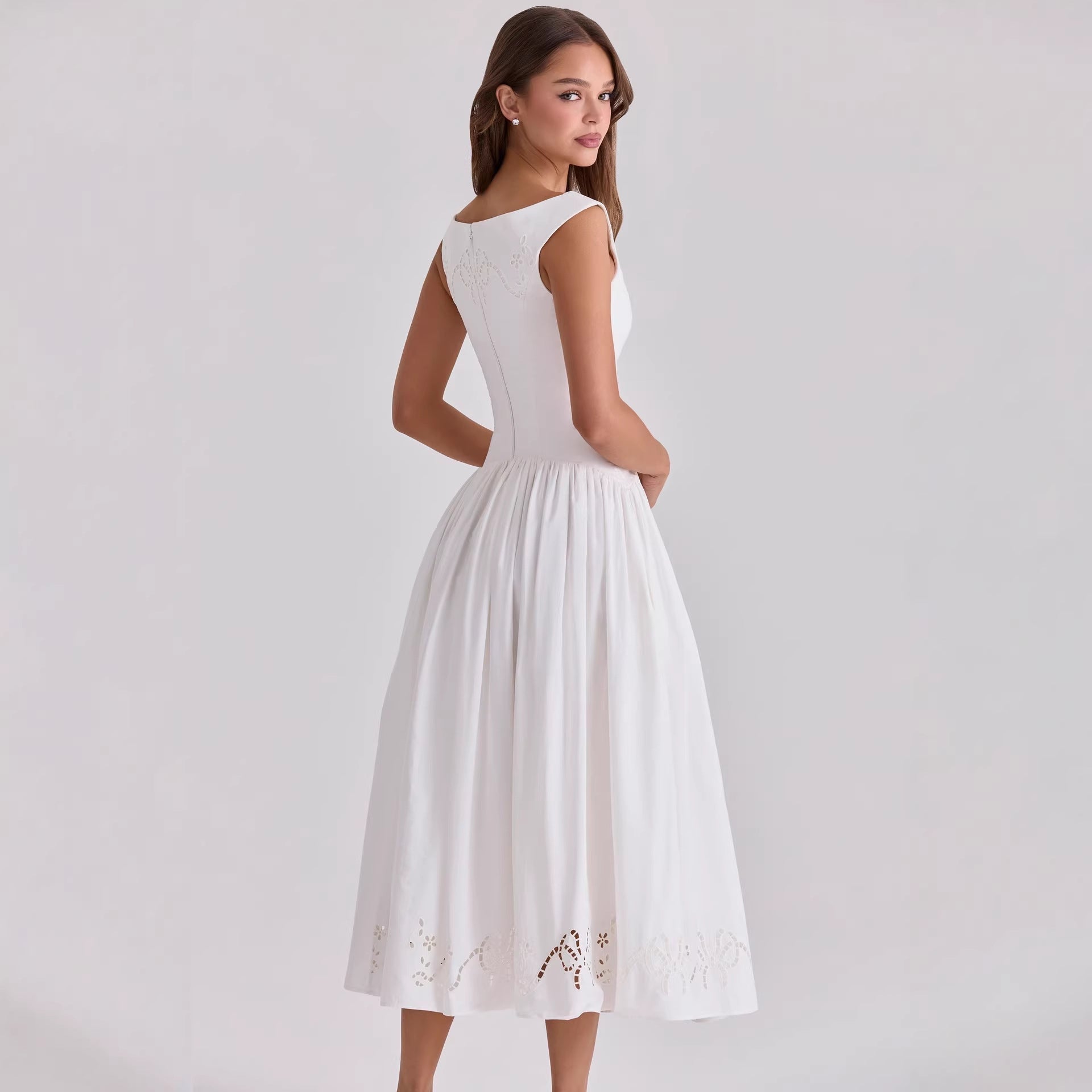 Damen Elegantes Midi-Kleid mit incisierten Details Shopnory