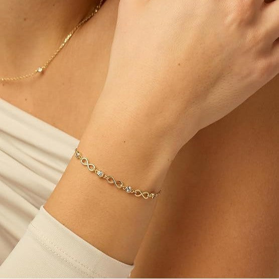 Damen Fußkettchen mit funkelnden Tropfen und filigranem Design Shop Nory