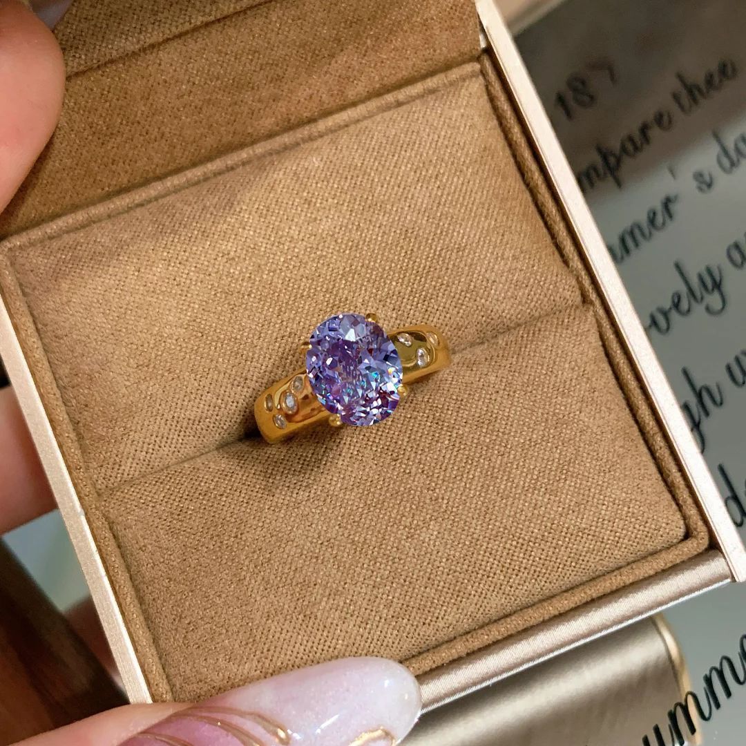 Damen eleganter und funkelnder Ring mit ovalem Edelstein Shop Nory